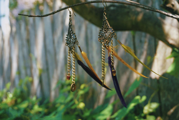 bronze accented statement earrings, three colorful feathers, product image