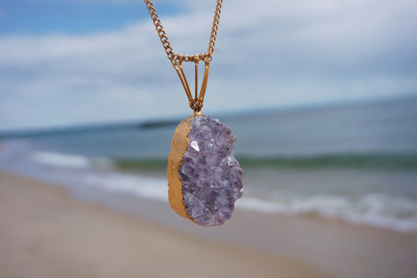 short gold necklace with amethyst druzy pendant, product image