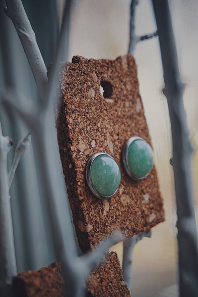 aventurine, semiprecious stone stud earring, product image